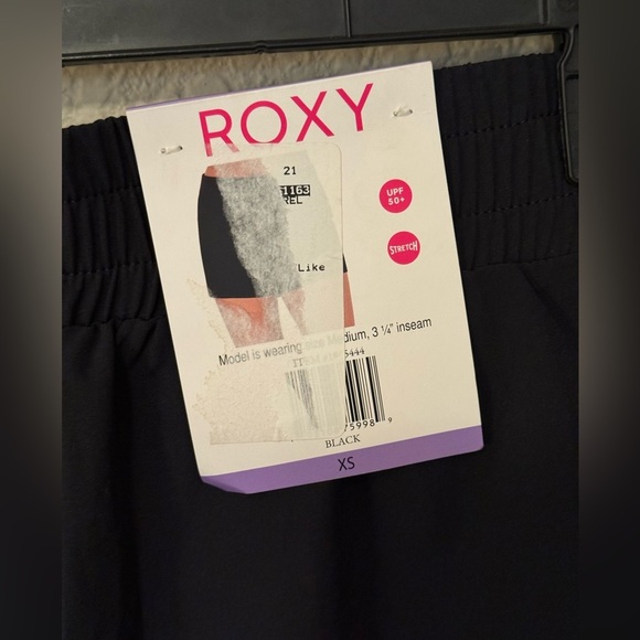 Roxy women's black “To Dye 7” cargo board shorts - Picture 3 of 5